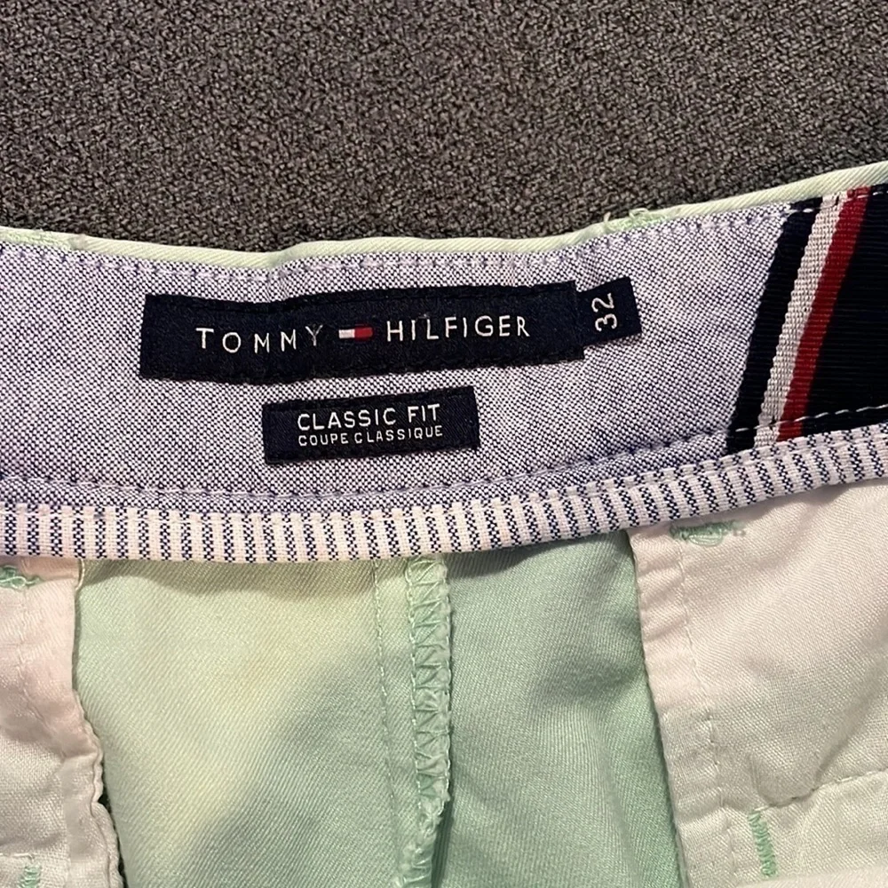 MEN’S Tommy Hilfiger Classic Fit Shorts with 9.5” inseam